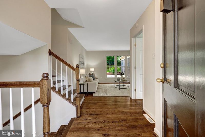 9924 Corsica St, Vienna, VA 22181