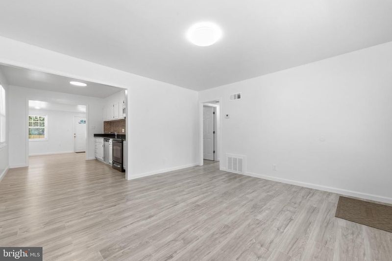 1118 Allison Dr, Rockville, MD 20851