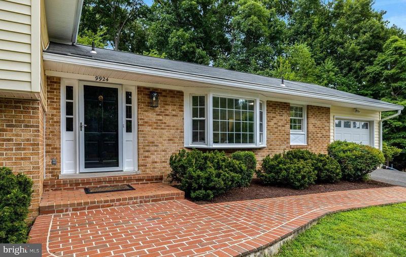 9924 Corsica St, Vienna, VA 22181