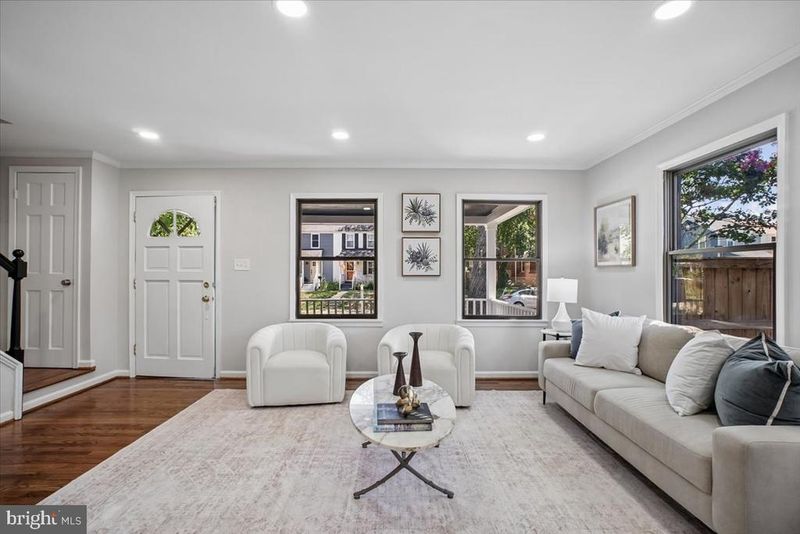 6016 Williamsburg Rd, Alexandria, VA 22303