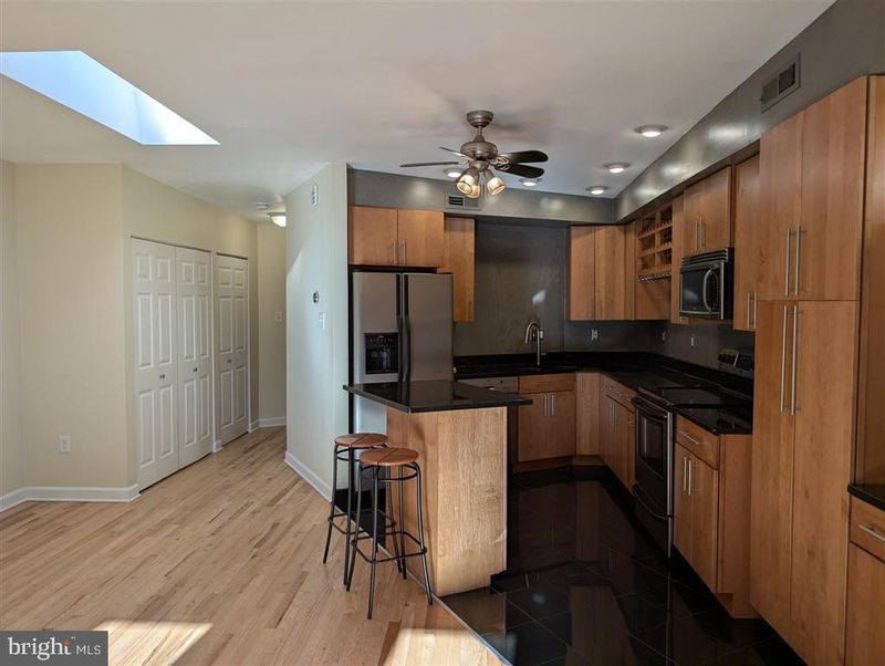 615 3rd St NE #9, Washington, DC 20002