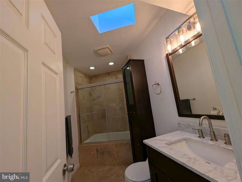 615 3rd St NE #9, Washington, DC 20002