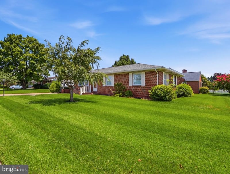 105 Juniper Cir, Linthicum Heights, MD 21090