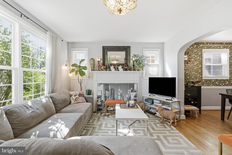 2328 N Columbus St, Arlington, VA 22207