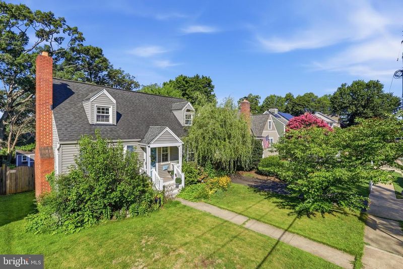 2328 N Columbus St, Arlington, VA 22207