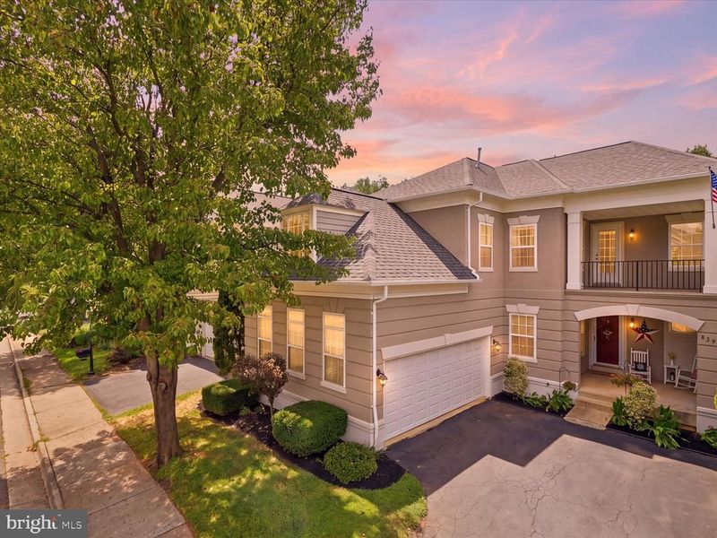 8391 Gaither St, Manassas, VA 20110
