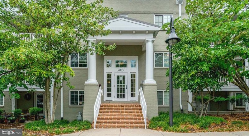 4179 S Four Mile Run Dr #302, Arlington, VA 22204