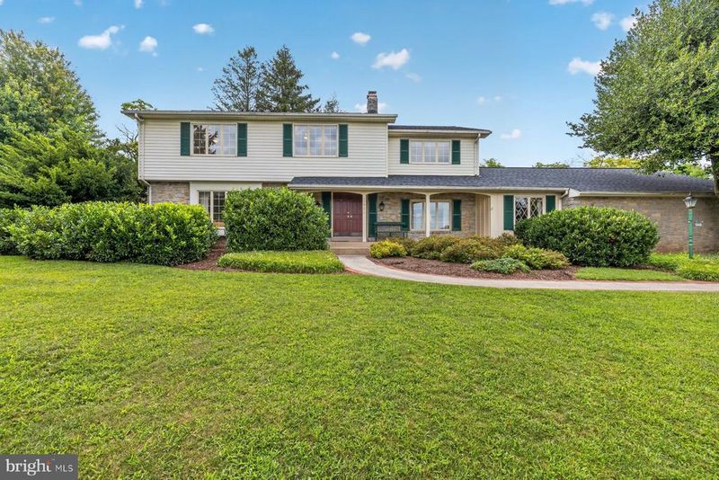 6916 Summerswood Dr, Frederick, MD 21702