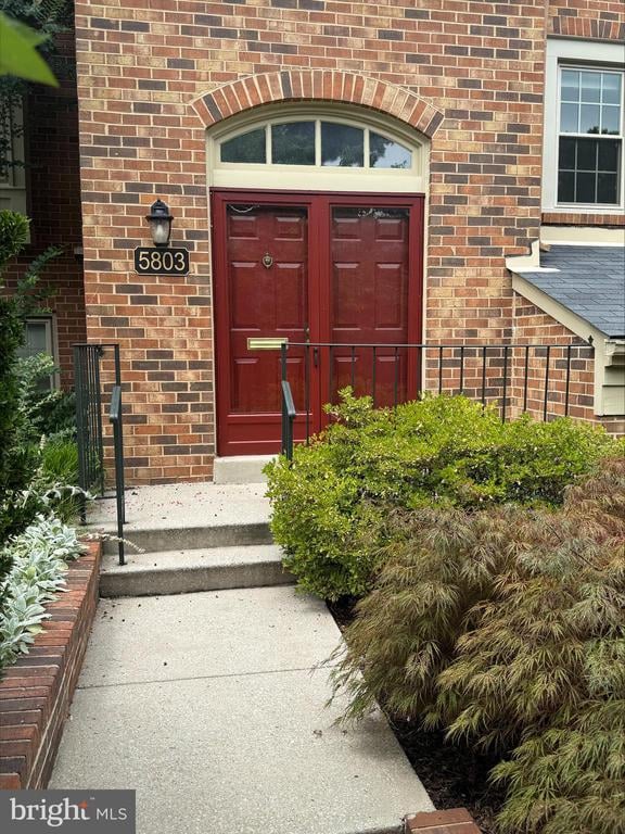 5803 Tudor Ln, Rockville, MD 20852
