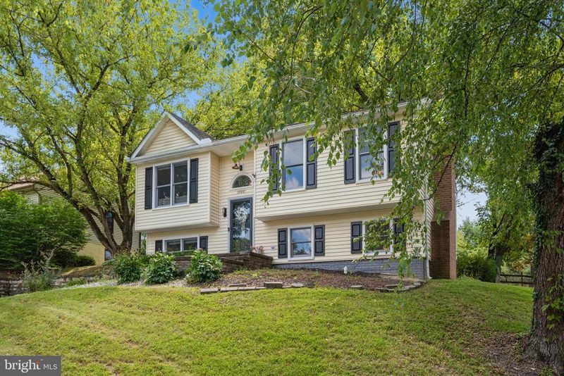 10801 N Glade Ct, New Market, MD 21774