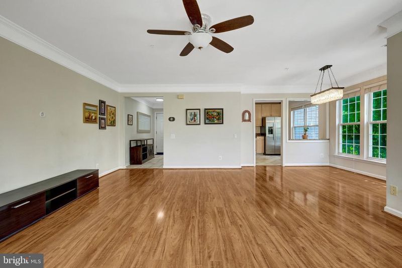 12739 Fair Crest Ct #302, Fairfax, VA 22033