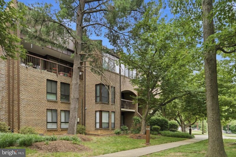 11260 Chestnut Grove Sq #337, Reston, VA 20190