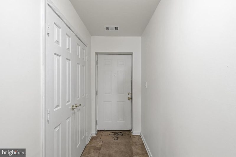 4240 Applegate Ln #5, Suitland, MD 20746