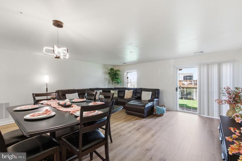 4240 Applegate Ln #5, Suitland, MD 20746