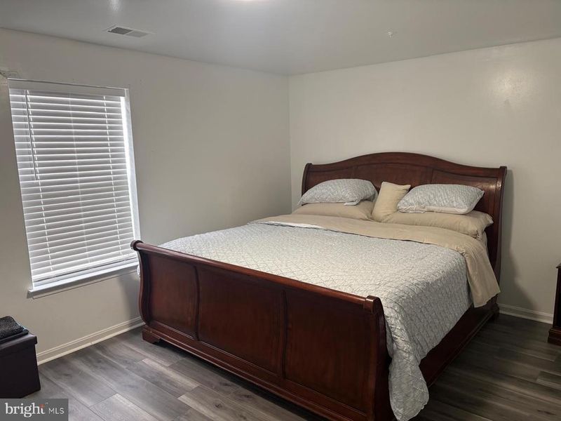 811 Falls Lake Dr, Bowie, MD 20721
