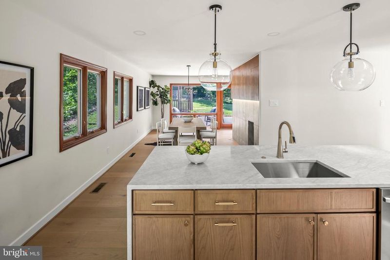 3201 Cunningham Dr, Alexandria, VA 22309