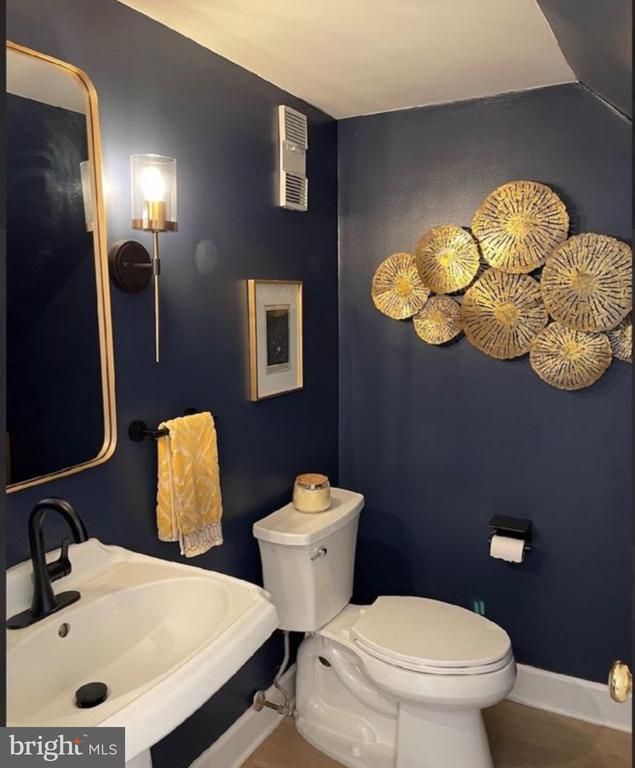 3824 Jay Ave, Alexandria, VA 22302