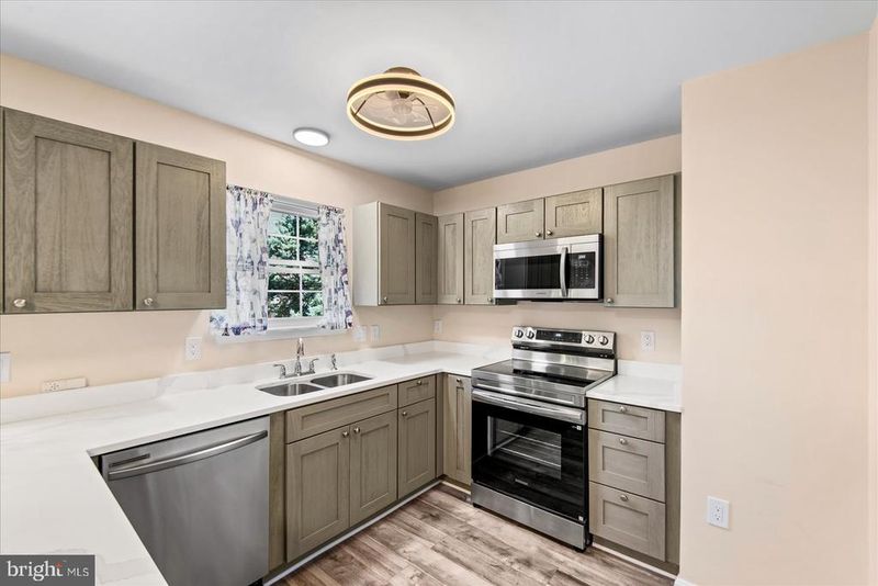 103 Barrows Ct, Fredericksburg, VA 22406