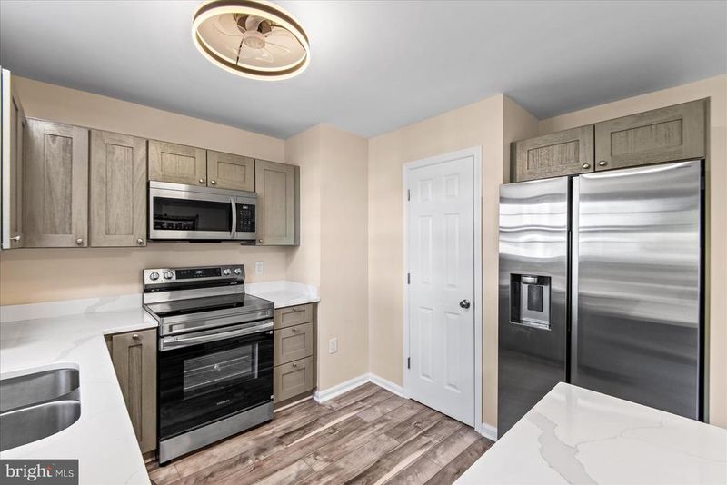 103 Barrows Ct, Fredericksburg, VA 22406