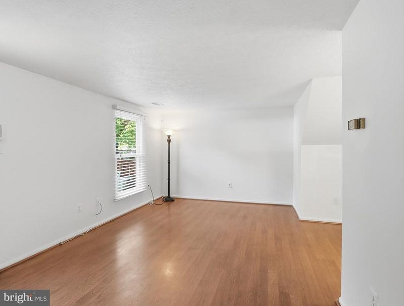 40 Whitechurch Ct, Germantown, MD 20874