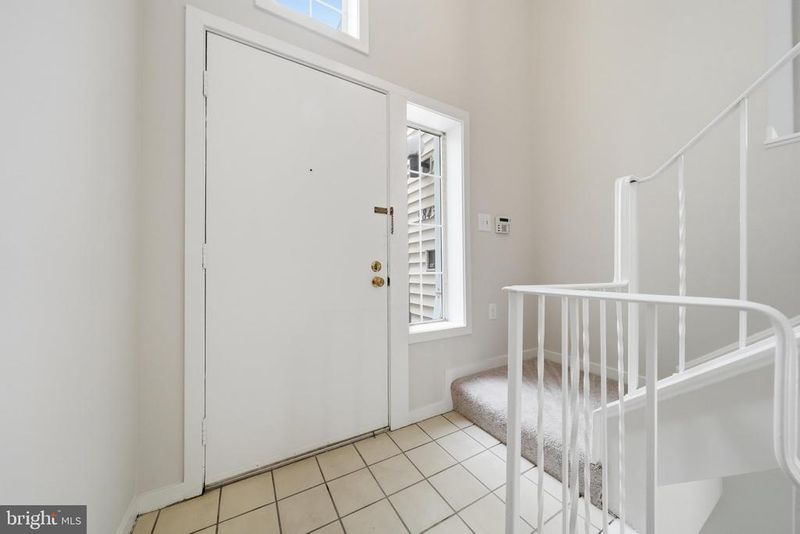 9843 Dockside Ter, Gaithersburg, MD 20886