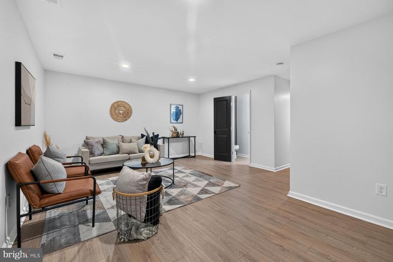 822 Wheeler Hill Dr SE, Washington, DC 20032