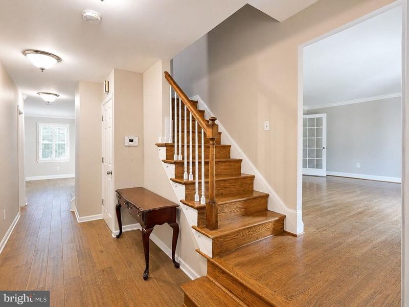 5133 Trailway Dr, Rockville, MD 20853