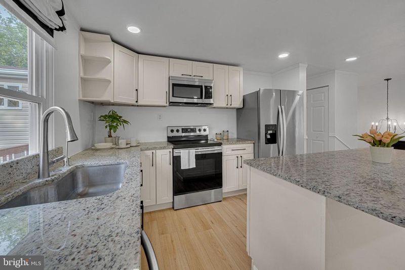 19130 Dowden Cir, Poolesville, MD 20837