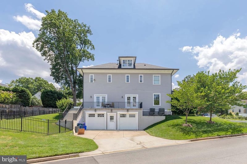 4917 Bayard Blvd, Bethesda, MD 20816