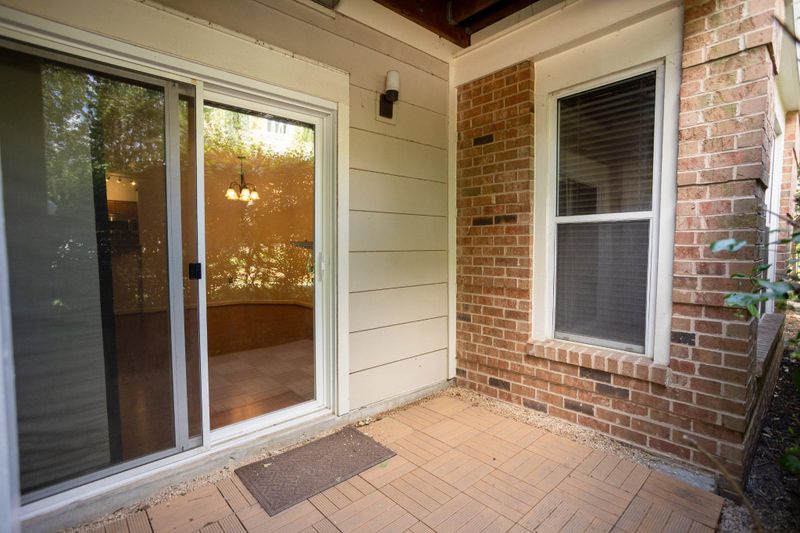 2204 Westcourt Ln #121, Herndon, VA 20170