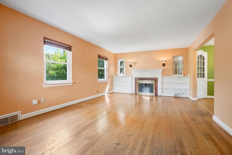 22 Melbourne Ave, Silver Spring, MD 20901