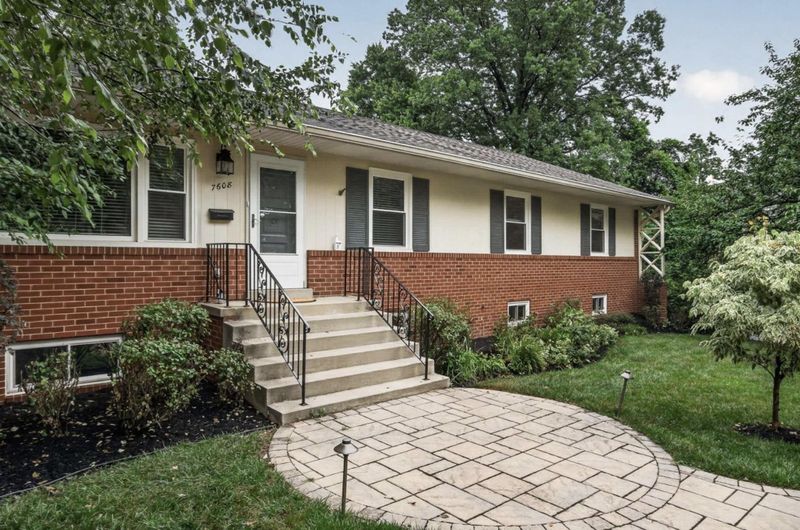 7608 Salem Rd, Falls Church, VA 22043