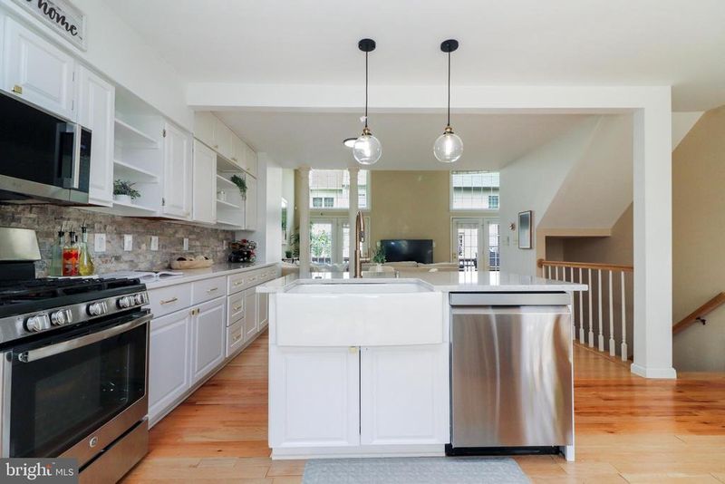 14616 Creek Valley Ct, Centreville, VA 20120