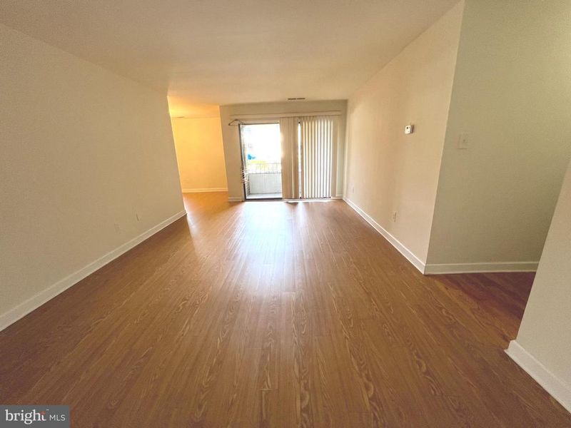 527 Florida Ave #103, Herndon, VA 20170