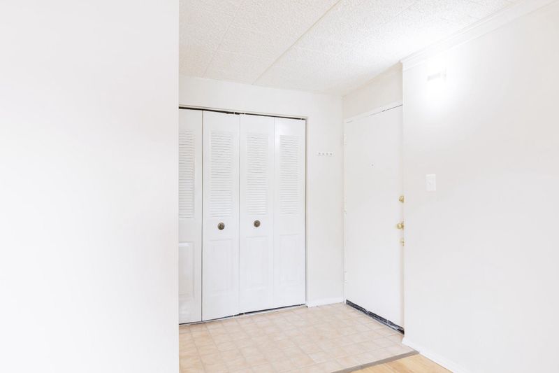 999 Heather Ridge Dr #2A, Frederick, MD 21702