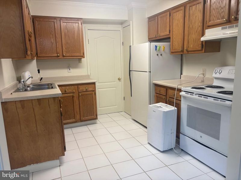 317 South Dr #A, Severna Park, MD 21146