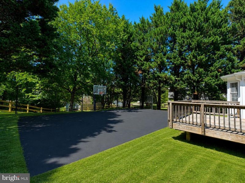 16610 Lescot Ter, Rockville, MD 20853