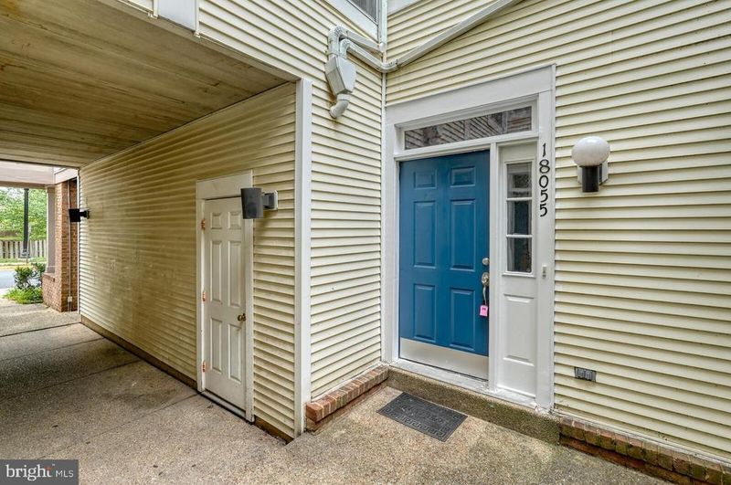 18055 Royal Bonnet Cir, Gaithersburg, MD 20886