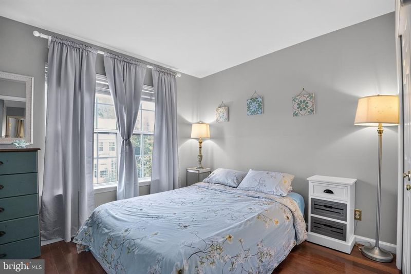 3659 Bracknell Dr, Woodbridge, VA 22192