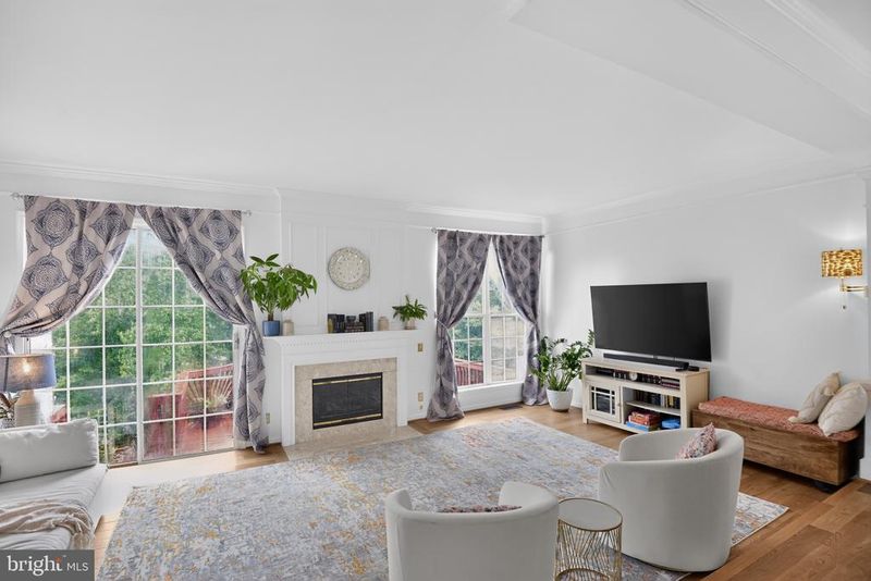3659 Bracknell Dr, Woodbridge, VA 22192
