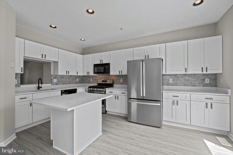 7201 Solar WALK, Columbia, MD 21046