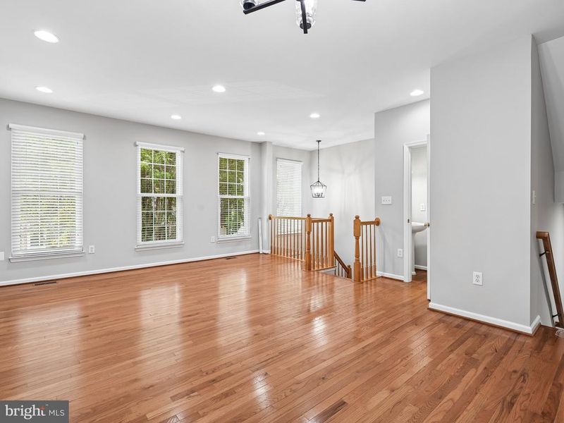 43452 Laidlow St, Chantilly, VA 20152