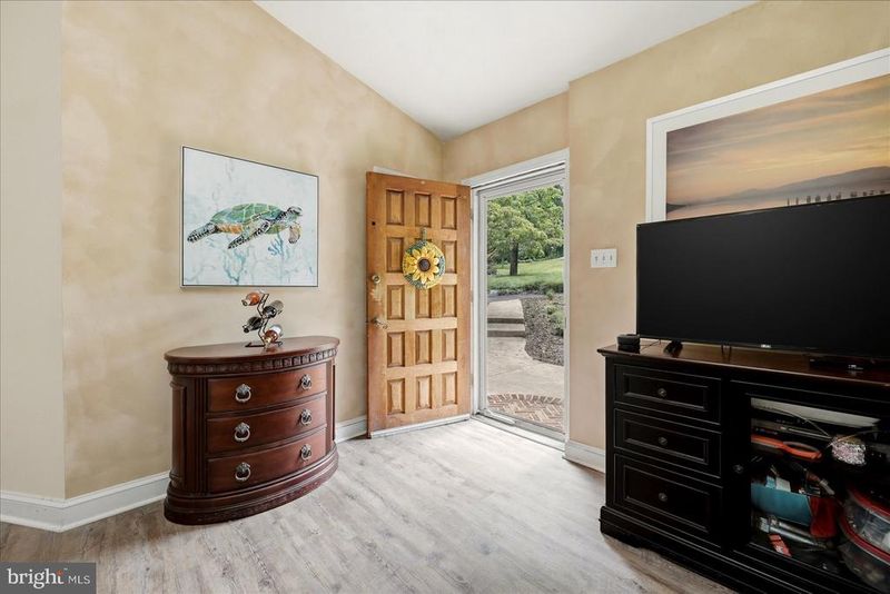 3534 Woodburn Rd, Annandale, VA 22003