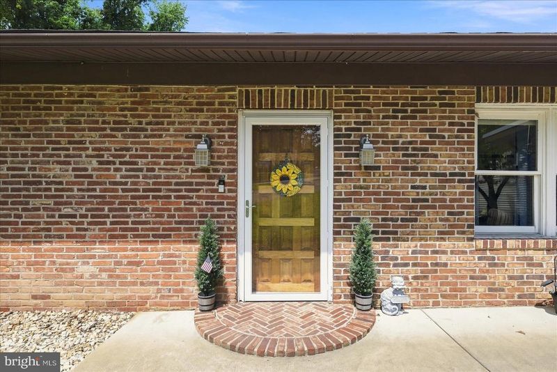 3534 Woodburn Rd, Annandale, VA 22003