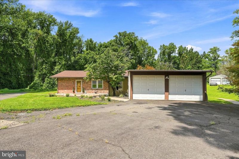 3534 Woodburn Rd, Annandale, VA 22003