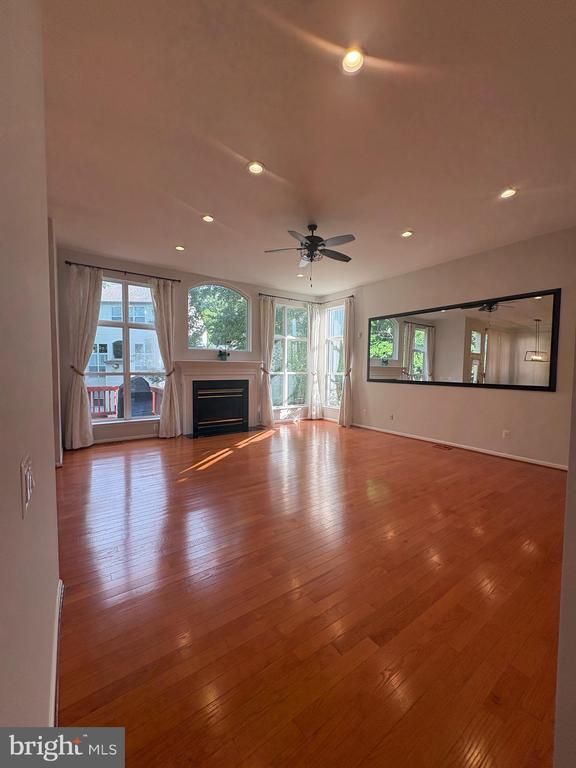 3024 Mainstone Dr, Fairfax, VA 22031