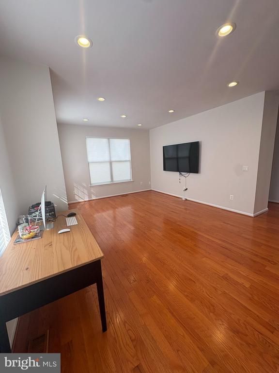 3024 Mainstone Dr, Fairfax, VA 22031