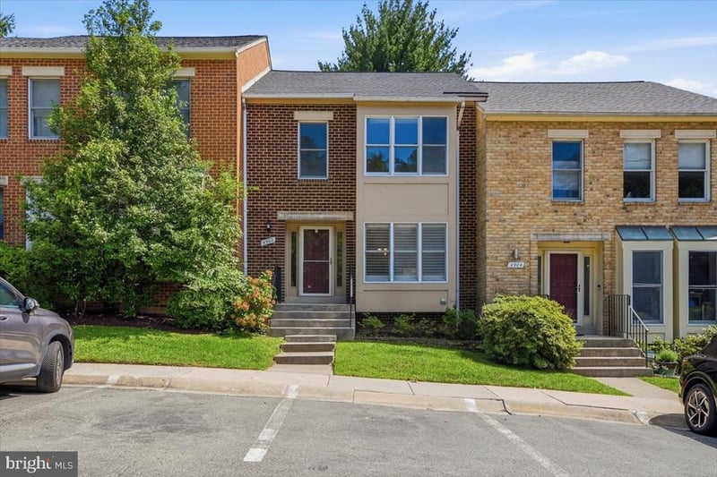 4902 Cloister Dr, North Bethesda, MD 20852