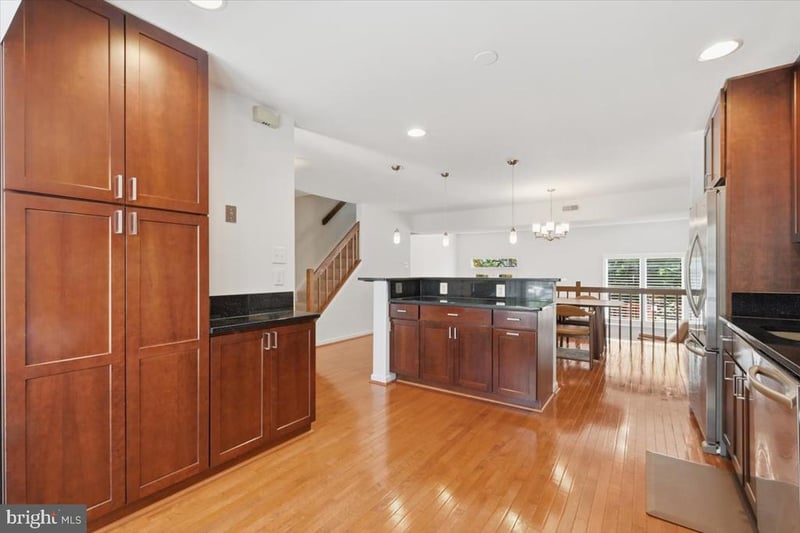 4902 Cloister Dr, North Bethesda, MD 20852