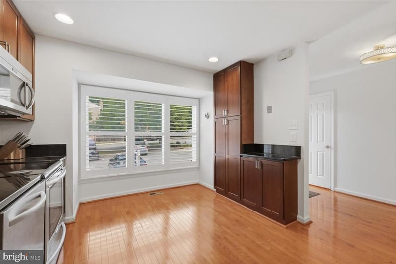 4902 Cloister Dr, North Bethesda, MD 20852